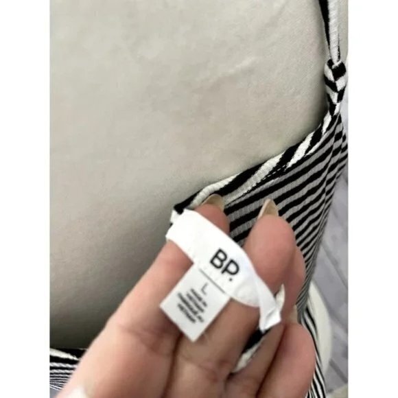 LADIES CROPPED STRIPED TANK TOP FROM NORDSTROM.  SZ (L)  ‎   NWT    C-256 - Picture 4 of 4